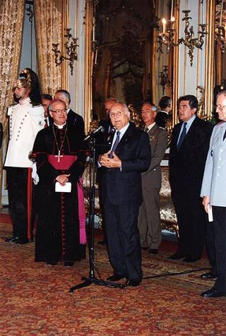 Mons. Giovanni Marra, Ordinario militare per l'Italia, e partecipanti al XVIII Convegno dell'Apostolato militare internazionale,
