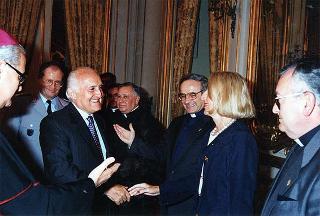 Mons. Giovanni Marra, Ordinario militare per l'Italia, e partecipanti al XVIII Convegno dell'Apostolato militare internazionale,