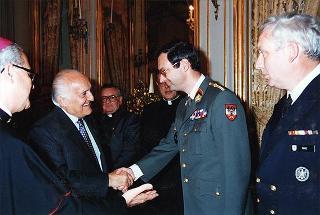 Mons. Giovanni Marra, Ordinario militare per l'Italia, e partecipanti al XVIII Convegno dell'Apostolato militare internazionale,