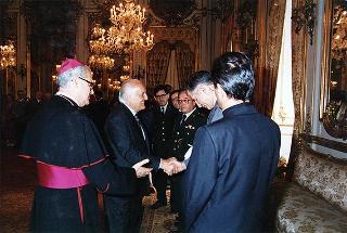 Mons. Giovanni Marra, Ordinario militare per l'Italia, e partecipanti al XVIII Convegno dell'Apostolato militare internazionale,