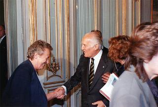 Il Presidente della Repubblica Oscar Luigi Scalfaro incontra l'on. Emma Bonino con una delegazione di firmatari dell'appello internazionale per l'istituzione del Tribunale internazionale per i crimini nella ex Jugoslavia