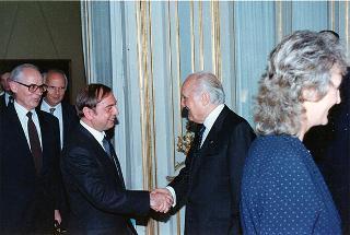 Il Presidente della Repubblica Oscar Luigi Scalfaro riceve in visita di omaggio Federico Mayor, direttore generale dell'UNESCO