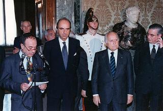Il Presidente della Repubblica Oscar Luigi Scalfaro riceve in visita Mario Pescante, presidente del CONI, con il prof. Antonio Vernole, presidente della Federazione italiana sport disabili, e delegazione di partecipanti alla "Giornata internazionale del disabile sportivo"