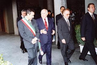 Visita del Presidente Scalfaro in occasione degli interventi, in forma privata, a Modena per la cerimonia dedicata al "Memorial S. Giulia - Sculture per la Resistenza" di Monchio di Palagano ed a Carpi per la celebrazione del 50° anniversario dell'inizio delle deportazioni politiche e razziali
