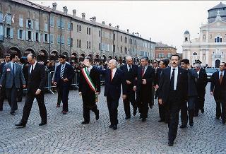 Visita del Presidente Scalfaro in occasione degli interventi, in forma privata, a Modena per la cerimonia dedicata al "Memorial S. Giulia - Sculture per la Resistenza" di Monchio di Palagano ed a Carpi per la celebrazione del 50° anniversario dell'inizio delle deportazioni politiche e razziali