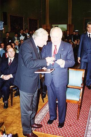 Visita del Presidente Scalfaro in occasione degli interventi, in forma privata, a Modena per la cerimonia dedicata al "Memorial S. Giulia - Sculture per la Resistenza" di Monchio di Palagano ed a Carpi per la celebrazione del 50° anniversario dell'inizio delle deportazioni politiche e razziali