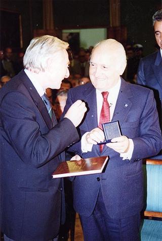 Visita del Presidente Scalfaro in occasione degli interventi, in forma privata, a Modena per la cerimonia dedicata al "Memorial S. Giulia - Sculture per la Resistenza" di Monchio di Palagano ed a Carpi per la celebrazione del 50° anniversario dell'inizio delle deportazioni politiche e razziali