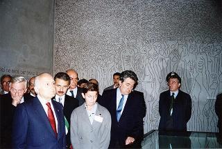 Visita del Presidente Scalfaro in occasione degli interventi, in forma privata, a Modena per la cerimonia dedicata al "Memorial S. Giulia - Sculture per la Resistenza" di Monchio di Palagano ed a Carpi per la celebrazione del 50° anniversario dell'inizio delle deportazioni politiche e razziali