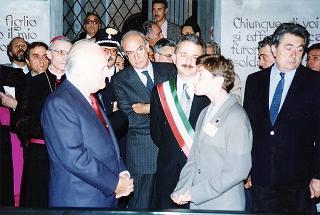 Visita del Presidente Scalfaro in occasione degli interventi, in forma privata, a Modena per la cerimonia dedicata al "Memorial S. Giulia - Sculture per la Resistenza" di Monchio di Palagano ed a Carpi per la celebrazione del 50° anniversario dell'inizio delle deportazioni politiche e razziali