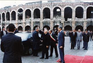 Visita del Presidente Scalfaro in occasione degli interventi, in forma privata, a Modena per la cerimonia dedicata al "Memorial S. Giulia - Sculture per la Resistenza" di Monchio di Palagano ed a Carpi per la celebrazione del 50° anniversario dell'inizio delle deportazioni politiche e razziali