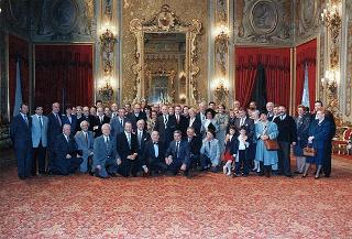 Il Presidente della Repubblica Oscar Luigi Scalfaro con una delegazione dell'Associazione &quot;G. Regaldi&quot; di Novara