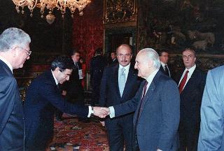 Rag. William Santorelli, presidente del Consiglio nazionale dei ragionieri e periti commerciali, con i componenti il Consiglio nazionale della categoria