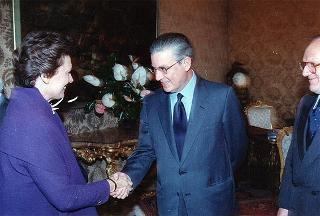 Catherine Lalumiere, segretario generale del Consiglio d'Europa, con l'avv. Fernanda Contri, ministro per gli affari sociali, e cons. Domenico Vecchioni, incaricato d'affari della Rappresentanza permanente d'Italia al Consiglio d'Europa, per la III Conferenza ministeriale europea sull'uguaglianza tra uomini e donne