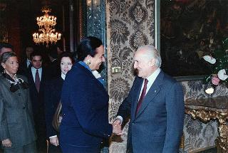 Catherine Lalumiere, segretario generale del Consiglio d'Europa, con l'avv. Fernanda Contri, ministro per gli affari sociali, e cons. Domenico Vecchioni, incaricato d'affari della Rappresentanza permanente d'Italia al Consiglio d'Europa, per la III Conferenza ministeriale europea sull'uguaglianza tra uomini e donne