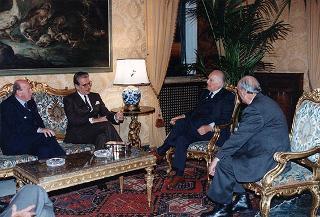 Il Presidente della Repubblica Oscar Luigi Scalfaro incontra l'on. Giovanni Elkan, l'on. Virginiangelo Marabini e il dott. Laerte Poletti