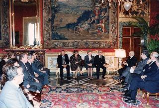 Il Presidente della Repubblica Oscar Luigi Scalfaro incontra il prof. Tommaso Daniele, presidente dell'Unione nazionale ciechi, con alcuni esponenti