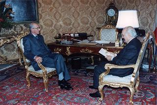 Il Presidente della Repubblica Oscar Luigi Scalfaro riceve in  udienza Salvatore Cianci, procuratore generale della Repubblica presso la Corte d'appello di Catanzaro, per presentare il libro "Il giudice oltre la sentenza"