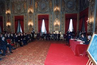 Il Presidente della Repubblica Oscar Luigi Scalfaro interviene alla cerimonia della consegna dei Premi della solidarietà e delle Borse di studio assegnati dalla Fondazione italiana per il volontariato