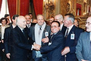 Il Presidente della Repubblica Oscar Luigi Scalfaro riceve Pietro Mercandelli, presidente dell'Associazione nazionale mutilati e invalidi del lavoro, con una delegazione dell'ANMIL, in occasione del 50° anniversario