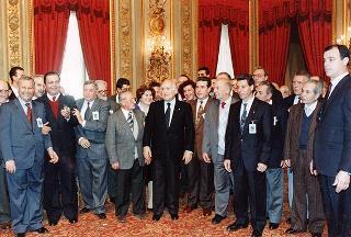Il Presidente della Repubblica Oscar Luigi Scalfaro riceve Pietro Mercandelli, presidente dell'Associazione nazionale mutilati e invalidi del lavoro, con una delegazione dell'ANMIL, in occasione del 50° anniversario
