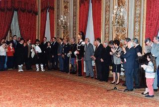 Il Presidente della Repubblica Oscar Luigi Scalfaro riceve la visita dell'on. Rosa Russo Jervolino, ministro della pubblica istruzione, con i promotori, la giuria ed i vincitori del 43° Premio "Livio Tempesta"