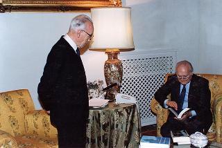 Incontro del Presidente della Repubblica Oscar Luigi Scalfaro con il prof.Prof. Riccardo Monaco, presidente della Fondazione per la pace e la cooperazione internazionale "Alcide De Gasperi", e i componenti del Consiglio di presidenza