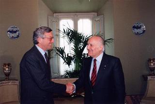 Il Presidente della Repubblica Oscar Luigi Scalfaro incontra  l'on. Giorgio La Malfa, segretario del Partito Repubblicano Italiano