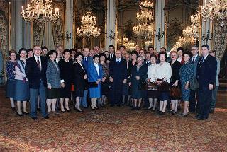 Il Presidente della Repubblica Oscar Luigi Scalfaro incontra un gruppo di dipendenti dell'Amministrazione provinciale di Novara