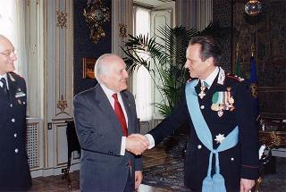 Il Presidente della Repubblica Oscar Luigi Scalfaro riceve il Generale Luigi Federici e il Generale Alessandro Vannucchi, capo di Stato maggiore dell'Arma dei carabinieri