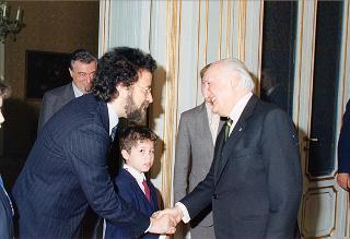 Il Presidente della Repubblica Oscar Luigi Scalfaro riceve il Maestro Giuseppe Sinopoli, con la famiglia