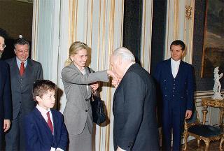 Il Presidente della Repubblica Oscar Luigi Scalfaro riceve il Maestro Giuseppe Sinopoli, con la famiglia