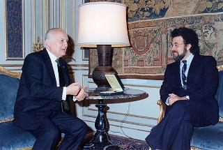 Il Presidente della Repubblica Oscar Luigi Scalfaro riceve il Maestro Giuseppe Sinopoli, con la famiglia