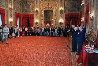Il Presidente della Repubblica Oscar Luigi Scalfaro riceve in udienza Padre Antonio Soldà, rettore dell'Istituto Santa Maria di Verbania Pallanza, con delegazione di studenti
