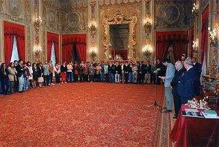 Il Presidente della Repubblica Oscar Luigi Scalfaro riceve in udienza Padre Antonio Soldà, rettore dell'Istituto Santa Maria di Verbania Pallanza, con delegazione di studenti