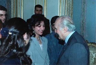 Il Presidente della Repubblica Oscar Luigi Scalfaro riceve in udienza i vincitori delle borse di studio assegnate dai Club Rotary della città di Roma agli orfani dei caduti delle Forze dell'ordine
