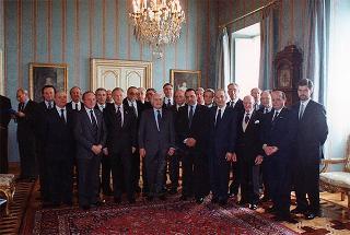 Il Presidente della Repubblica Oscar Luigi Scalfaro riceve in udienza i vincitori delle borse di studio assegnate dai Club Rotary della città di Roma agli orfani dei caduti delle Forze dell'ordine