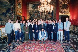 Il Presidente della Repubblica Oscar Luigi Scalfaro riceve in udienza alcuni studenti dell'Istituto tecnico industriale "Leonardo Murialdo" di Torino