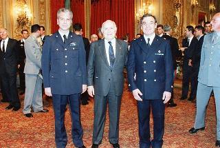 Incontro del Presidente della Repubblica Oscar Luigi Scalfaro con il personale civile e militare del Segretariato Generale della Presidenza della Repubblica, con i familiari, per lo scambio degli auguri e successiva celebrazione della Messa di Pasqua