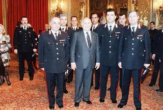 Incontro del Presidente della Repubblica Oscar Luigi Scalfaro con il personale civile e militare del Segretariato Generale della Presidenza della Repubblica, con i familiari, per lo scambio degli auguri e successiva celebrazione della Messa di Pasqua