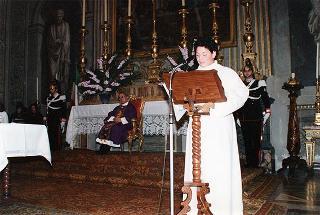 Celebrazione della Messa di Pasqua, accompagnata dal coro polifonico di S. Nicola di Pisa
