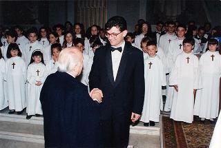 Celebrazione della Messa di Pasqua, accompagnata dal coro polifonico di S. Nicola di Pisa