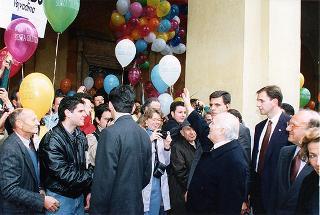 Incontro del Presidente della Repubblica Oscar Luigi Scalfaro con una delegazione di partecipanti alla "Marcia per la pace"