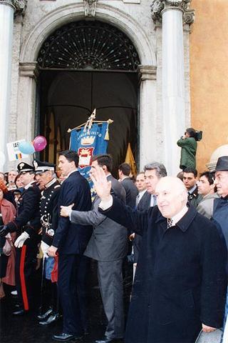 Incontro del Presidente della Repubblica Oscar Luigi Scalfaro con una delegazione di partecipanti alla "Marcia per la pace"