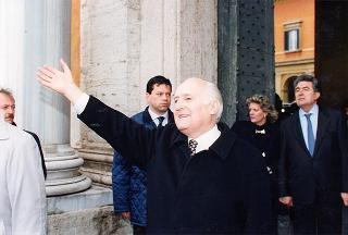 Incontro del Presidente della Repubblica Oscar Luigi Scalfaro con una delegazione di partecipanti alla "Marcia per la pace"