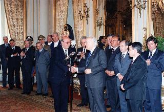 Incontro del Presidente della Repubblica Oscar Luigi Scalfaro con il prof. Giovanni Conso, ministro di grazia e giustizia, on. Giovanni Galloni, vice presidente del CSM, e una delegazione di partecipanti al Corso di formazione per magistrati albanesi