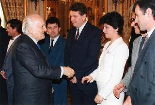 Incontro del Presidente della Repubblica Oscar Luigi Scalfaro con il prof. Giovanni Conso, ministro di grazia e giustizia, on. Giovanni Galloni, vice presidente del CSM, e una delegazione di partecipanti al Corso di formazione per magistrati albanesi