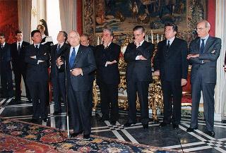 Incontro del Presidente della Repubblica Oscar Luigi Scalfaro con l'on. Carlo Fracanzani, presidente della Lega italiana di pallavolo, e gli atleti della squadra nazionale di pallavolo campione del mondo
