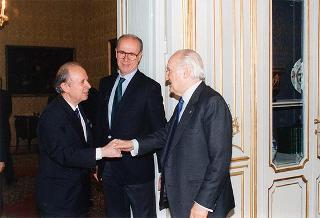 Il Presidente della Repubblica Oscar Luigi Scalfaro riceve in udienza Santino Clementi, presidente dell'Ente Cassa di risparmio della provincia di Viterbo, con il Consiglio di amministrazione