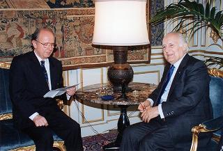Il Presidente della Repubblica Oscar Luigi Scalfaro riceve in udienza Santino Clementi, presidente dell'Ente Cassa di risparmio della provincia di Viterbo, con il Consiglio di amministrazione