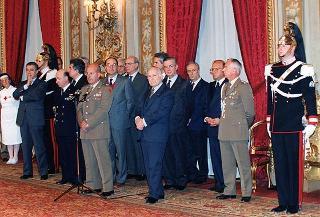 Il Presidente della Repubblica Oscar Luigi Scalfaro riceve in udienza il sen. Fabio Fabbri, ministro della difesa, i capi di Stato maggiore della difesa e delle forze armate e una rappresentanza di militari italiani del contingente "Italfor Ibis 2" che hanno operato in Somalia